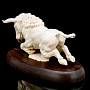 Скульптура из бивня мамонта "Свирепый бык", фотография 3. Интернет-магазин ЛАВКА ПОДАРКОВ