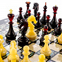 Шахматный ларец с натуральным перламутром и фигурами из янтаря, фотография 9. Интернет-магазин ЛАВКА ПОДАРКОВ