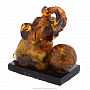 Статуэтка из янтаря "Слон с шаром", фотография 3. Интернет-магазин ЛАВКА ПОДАРКОВ