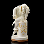 0021232 Кость. Скульптура "Шут" рог лося  Авт. работа