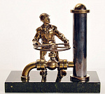 Скульптура "Работник нефтегазовой промышленности"