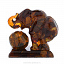 Статуэтка из янтаря "Слон с шаром", фотография 2. Интернет-магазин ЛАВКА ПОДАРКОВ