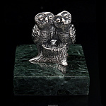 Сувенир серебряный "Совы" на камне