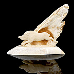  Бивень мамонта Скульптура "Кабанчик" на подставке11*3,5*9 см