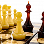 Шахматы деревянные "Ночь" с янтарными фигурами, фотография 4. Интернет-магазин ЛАВКА ПОДАРКОВ