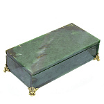 0040670 Нат камень ШКАТУЛКА НА НОЖКАХ нефрит