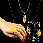 0025523 Серебро 925 КОМПЛЕКТ серьги9,33; кольцо6,21, подвеска4,27 вст.Янтарь р/п