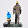 Бронзовая статуэтка «Работник нефтегазовой промышленности», фотография 2. Интернет-магазин ЛАВКА ПОДАРКОВ