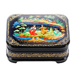 0070103-8*6см  Лаковая миниатюра Палех ШКАТУЛКА "Парочка" Кузнецова