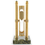 23903 Златоуст ЧАСЫ ПЕСОЧНЫЕ на подставке Змеевик,позолота в П/У