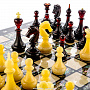 Шахматный ларец с натуральным перламутром и фигурами из янтаря, фотография 7. Интернет-магазин ЛАВКА ПОДАРКОВ