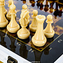 Шахматы с инкрустацией и фигурами из янтаря "Кристалл" 42х42 см, фотография 3. Интернет-магазин ЛАВКА ПОДАРКОВ