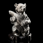 Авторская скульптура из бронзы "Медведь-рыбак"