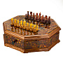 Шахматы с инкрустацией и фигурами из янтаря "Тело Платона" 46х46 см, фотография 1. Интернет-магазин ЛАВКА ПОДАРКОВ