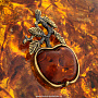 Круглая шкатулка из янтаря "Наливное яблочко", фотография 4. Интернет-магазин ЛАВКА ПОДАРКОВ