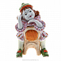 Статуэтка "Клоунесса на стуле". Гжель в цвете, фотография 1. Интернет-магазин ЛАВКА ПОДАРКОВ