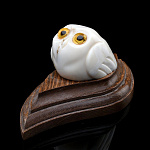 /В292 Изделия из кости Скульптура"Сова" Зуб кашалота, Янтарь, дерево