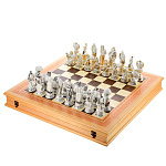 0056317 Шахматы коллекционные "Птолемей и Клеопатра" фарфор, ясень, позолота, серебрение