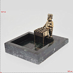 0019521 Бронза Сувенир "ПЕПЕЛЬНИЦА ШАШЛЫЧНИК"  на камне (472)