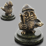 0139202/ручка Бронза Скульптура "Сова-инженер" подст.дерево