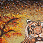 Картина янтарная "Тигр в лесу" 60х40 см, фотография 4. Интернет-магазин ЛАВКА ПОДАРКОВ