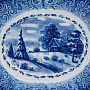 Тарелка сувенирная настенная "Зима в деревне". Гжель, фотография 2. Интернет-магазин ЛАВКА ПОДАРКОВ