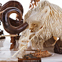 Скульптура из бивня мамонта "Охота на мамонта", фотография 8. Интернет-магазин ЛАВКА ПОДАРКОВ