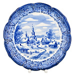 Тарелка декоративная с росписью "Зима в деревне". Гжель