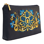 Косметичка кожаная с вышивкой "Васильки". Темно-синяя