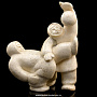 Скульптура из кости "Игра в мяч", фотография 3. Интернет-магазин ЛАВКА ПОДАРКОВ
