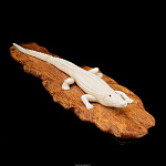 Скульптура из кости "Крокодил"