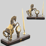0139094/часы-ручка Бронза Скульптура "КОНЬ" подст.дерево