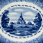 Тарелка сувенирная настенная "Пейзаж". Гжель, фотография 2. Интернет-магазин ЛАВКА ПОДАРКОВ