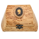 0061579 Нат.дерево Ларчик с накладкой и Камеей, карельская береза