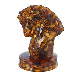 202652 Янтарь Скульптура КОНЬ янтарь в полиэф смоле 11см