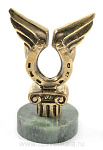 25879 Бронза Сувенир "Подкова  с крыльями" на подставке Змеевик