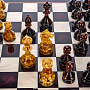 Шахматный ларец с янтарными фигурами "Петербург" 48х48 см, фотография 6. Интернет-магазин ЛАВКА ПОДАРКОВ