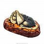 Статуэтка с янтарем "Собака Бассет", фотография 3. Интернет-магазин ЛАВКА ПОДАРКОВ