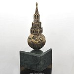 0019186 Бронза Статуэтка "Московский кремль" на камне 8*3,7*3,7см (93727)