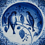 Тарелка сувенирная настенная "Птицы". Гжель, фотография 2. Интернет-магазин ЛАВКА ПОДАРКОВ