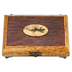 0061573 Нат.дерево Шкатулка "ЯЩЕРКА", карел береза,красн дерево