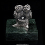 Сувенир серебряный "Совы" на камне, фотография 1. Интернет-магазин ЛАВКА ПОДАРКОВ