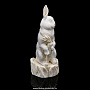 Скульптура из кости "Кролик на пеньке с морковкой", фотография 2. Интернет-магазин ЛАВКА ПОДАРКОВ