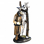 Резьба по дереву. Скульптура "Охотник с сороками", фотография 3. Интернет-магазин ЛАВКА ПОДАРКОВ
