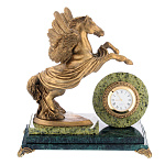 7530 Нат.камень  ЧАСЫ настольные "ПЕГАС" змеевик 210*210*220мм 2400гр