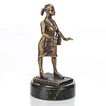10641 Бронза скульптура "Проводница" малый