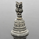 0011834/рельеф  Бронза КОЛОКОЛЬЧИК "Сова" хромированный 7*3,5см 