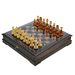 0090131-НП Супер-цена! ШАХМАТНЫЙ ЛАРЕЦ мореный дуб  45*45*9см (фигуры ЯНТАРНЫЕ)