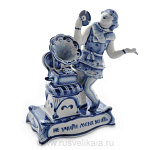 09370 Гжель  Скульптура " Эллочка: Не учите меня жить!" выс.16см Авт.Черновы Л.и В. 